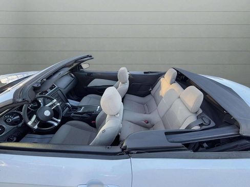 Used 2014 Ford Mustang Convertible image 15