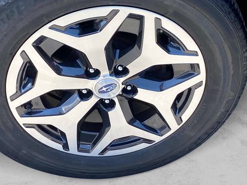 Used 2023 Subaru Forester Premium AWD/4WD image 32