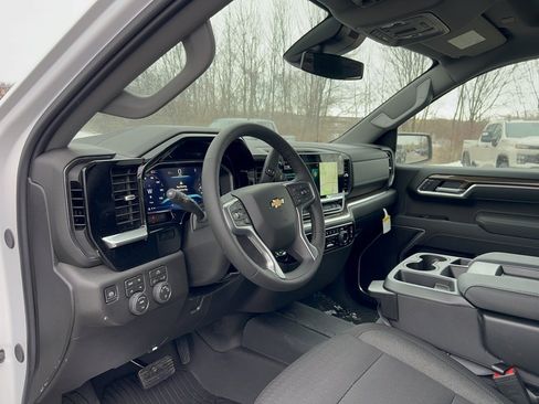 New 2026 Chevrolet Silverado 1500 LT w/ Z71 Off-Road Package AWD/4WD image 6
