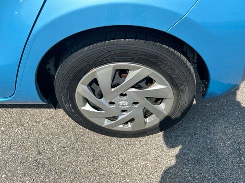Used 2015 Toyota Prius C One FWD image 12
