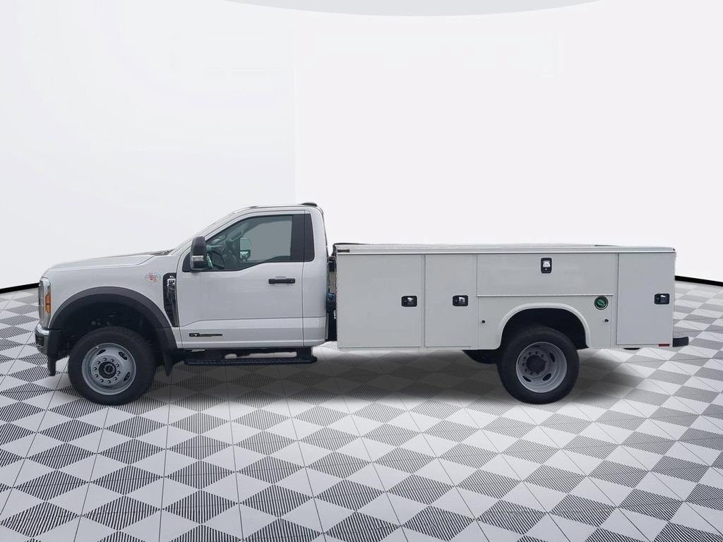 New 2024 Ford F550 4x4 Regular Cab Super Duty image 2