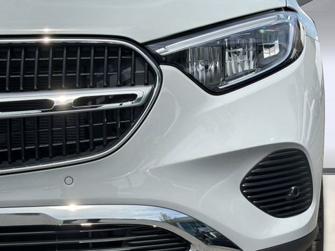 New 2026 Mercedes-Benz GLC 300 4MATIC image 11
