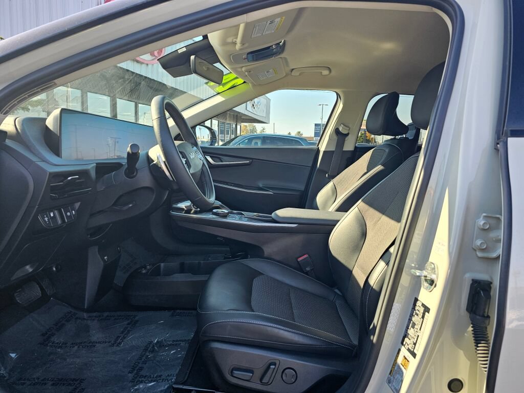 Used 2024 Kia EV6 Light RWD image 21