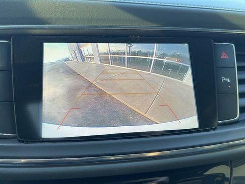 Used 2019 Buick Enclave Essence image 20