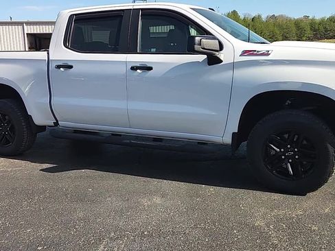 Used 2021 Chevrolet Silverado 1500 LT Trail Boss w/ Bed Protection Package image 8