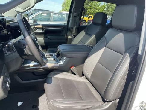 Used 2023 Chevrolet Silverado 1500 RST w/ Convenience Package II AWD/4WD image 8