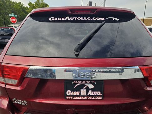 Used 2012 Jeep Grand Cherokee Laredo w/ Laredo E Group AWD/4WD image 16