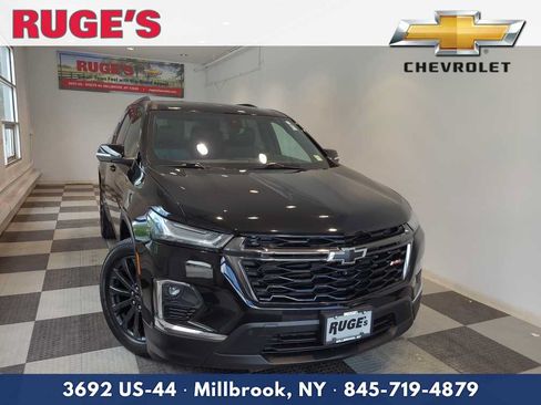 Used 2023 Chevrolet Traverse RS w/ LPO, Floor Liner Package AWD/4WD image 1