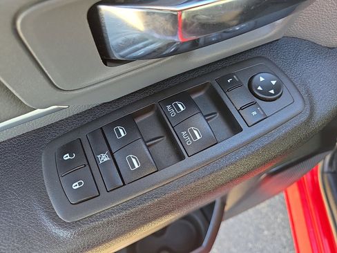 Used 2022 RAM 1500 Classic SLT image 14