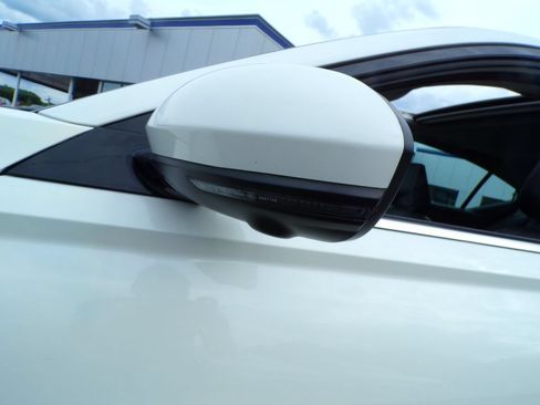 Used 2019 Nissan Altima 2.5 Platinum AWD/4WD image 3