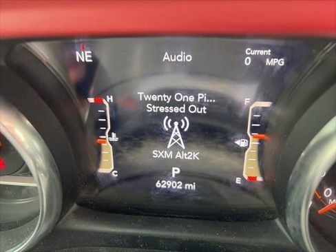 Used 2023 Jeep Gladiator Rubicon w/ LED Lighting Group AWD/4WD image 7