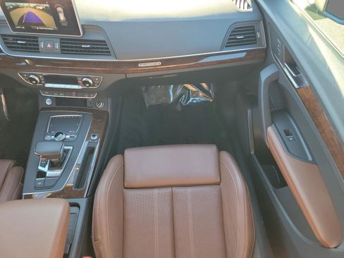 Used 2020 Audi Q5 Premium Plus w/ Premium Plus Package image 18