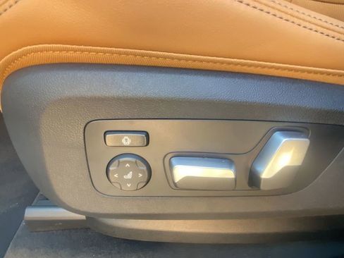 Used 2023 BMW X5 xDrive40i w/ M Sport Package image 37