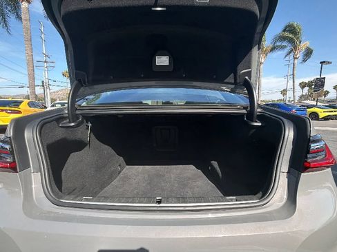 Used 2022 BMW 740i w/ Premium Package RWD image 15