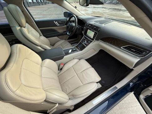 Used 2018 Lincoln Continental Reserve image 17