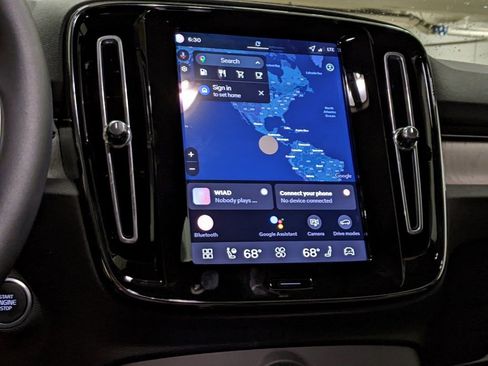 New 2026 Volvo XC40 B5 Plus w/ Protection Package Premier image 16