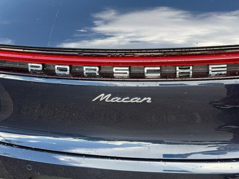 Used 2020 Porsche Macan AWD/4WD image 10