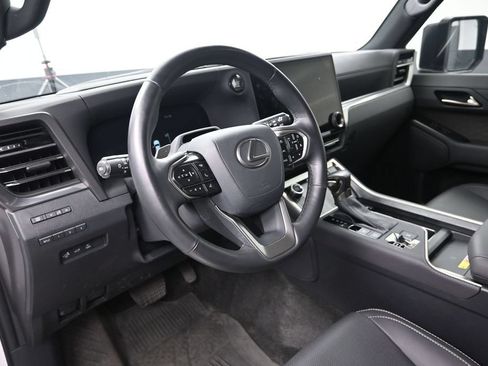 Used 2024 Lexus GX 550 w/ Accessory Package (2T) AWD/4WD image 14