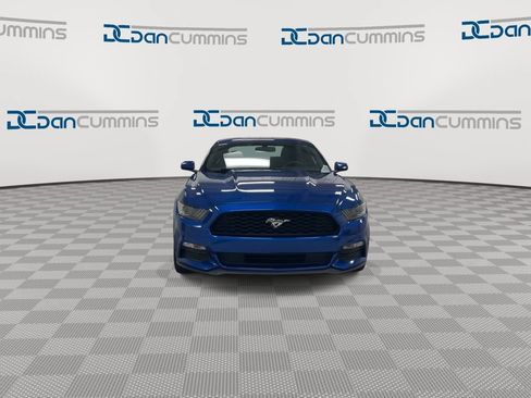 Used 2017 Ford Mustang Coupe RWD image 3