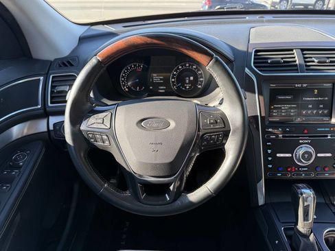 Used 2016 Ford Explorer Platinum image 20