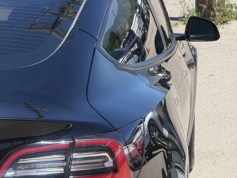 Used 2022 Tesla Model 3 Long Range AWD/4WD image 19