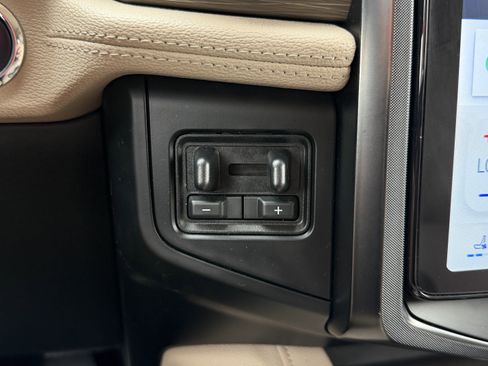 Used 2023 Ford Expedition Limited RWD image 26