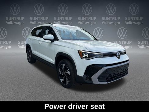 Used 2025 Volkswagen Taos SE AWD/4WD image 8