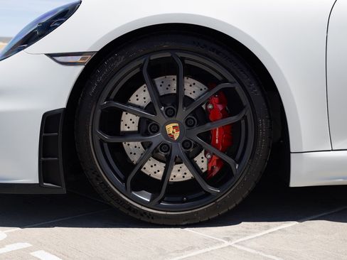 Used 2021 Porsche 718 Boxster Spyder RWD image 24