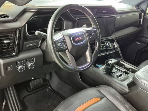Used 2024 GMC Sierra 1500 AT4 w/ Technology Package AWD/4WD image 11