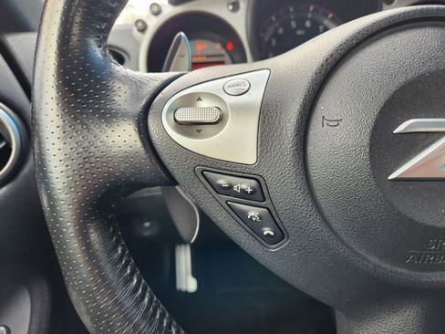Used 2018 Nissan 370Z Roadster image 31