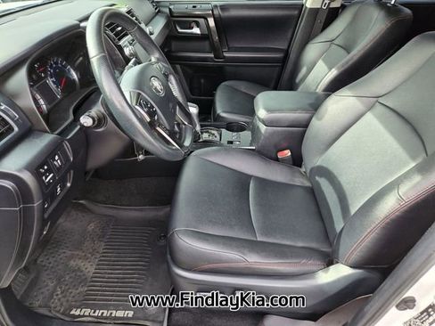 Used 2018 Toyota 4Runner TRD Off-Road Premium image 12