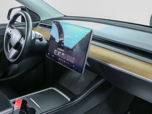 Used 2022 Tesla Model Y Performance AWD/4WD image 23