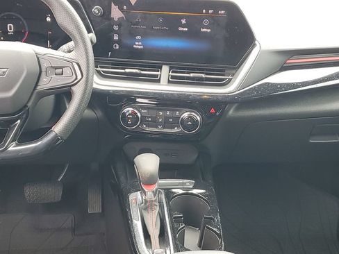 Used 2025 Chevrolet Trax RS w/ Sunroof Package FWD image 15