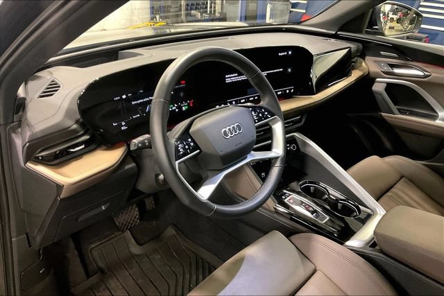 Used 2025 Audi Q5 Premium Plus w/ Premium Plus AWD/4WD image 14
