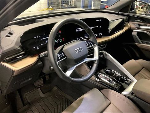 Used 2025 Audi Q5 Premium Plus w/ Premium Plus AWD/4WD image 14