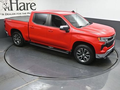 Used 2023 Chevrolet Silverado 1500 LT AWD/4WD image 38