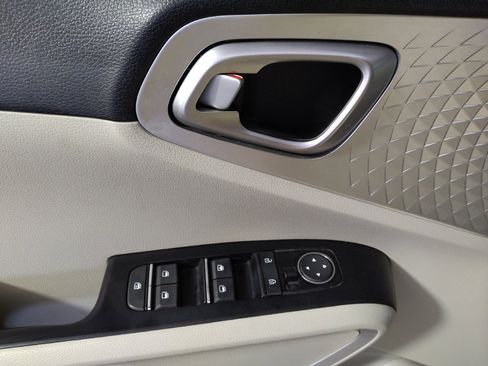 Used 2020 Kia Soul LX FWD image 27