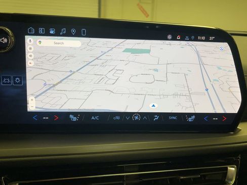 New 2026 Chevrolet Traverse LT w/ Sun and Wheel Package image 23