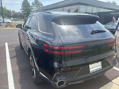 Used 2023 Genesis GV70 2.5T w/ Sport Prestige Package AWD/4WD image 4