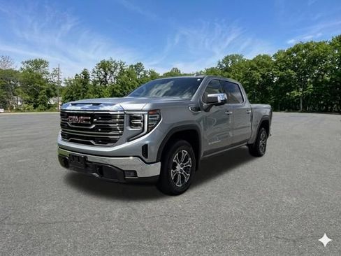Used 2024 GMC Sierra 1500 SLT AWD/4WD image 4