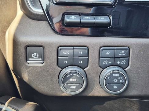 Used 2024 Chevrolet Silverado 1500 LTZ w/ LTZ Premium Package AWD/4WD image 26
