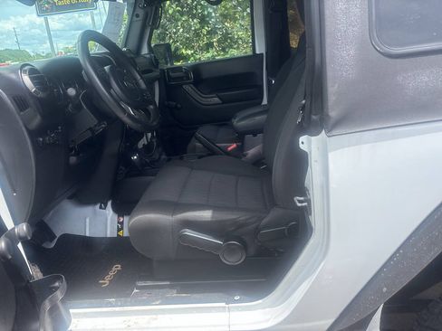 Used 2012 Jeep Wrangler Sport w/ Connectivity Group AWD/4WD image 9
