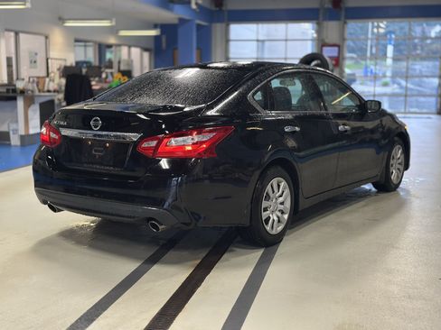 Used 2017 Nissan Altima 2.5 S w/ Power Driver Seat Package FWD image 5