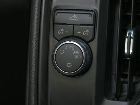 Used 2023 Chevrolet Silverado 1500 Custom image 24