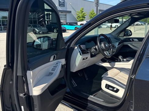 Used 2019 BMW X7 xDrive40i w/ Premium Package AWD/4WD image 2