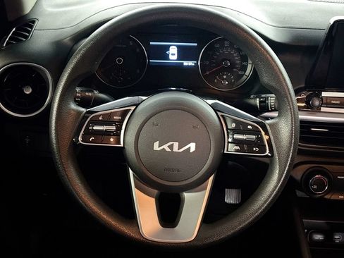 Certified 2022 Kia Forte LXS FWD image 13