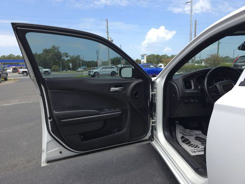 Used 2016 Dodge Charger SE w/ Popular Equipment Group RWD image 9