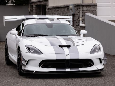 Used 2017 Dodge Viper ACR w/ Extreme Aero Package RWD image 36