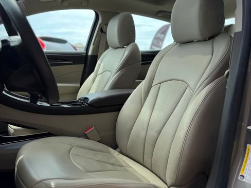 Used 2018 Buick LaCrosse Premium w/ Driver Confidence Package #2 FWD image 7