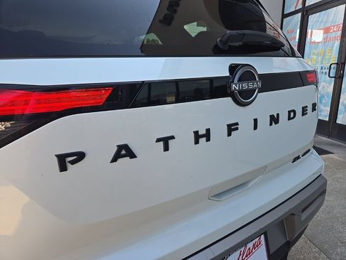 Used 2023 Nissan Pathfinder SL w/ SL Premium Package AWD/4WD image 20